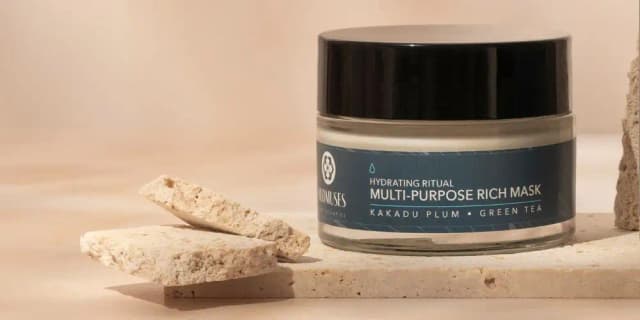 Nudmuses moisturizing mask set on a beige stone