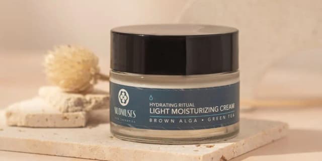 Słoik lekkiego kremu Nudmuses Hydrating Ritual, Light Moisturizing Cream