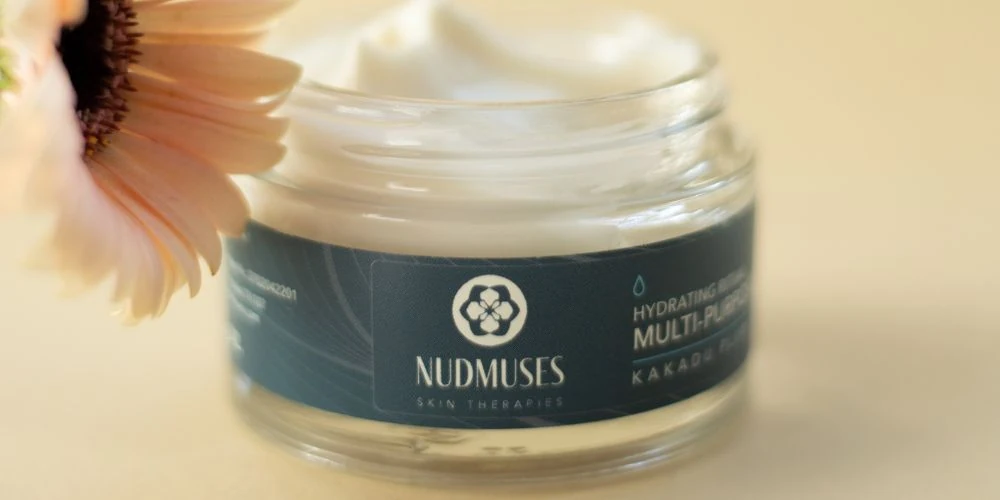 Opened jar of Nudmuses mask